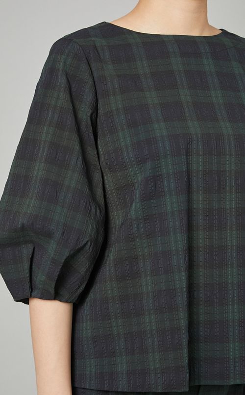 ボートネックプルオーバーブラウス