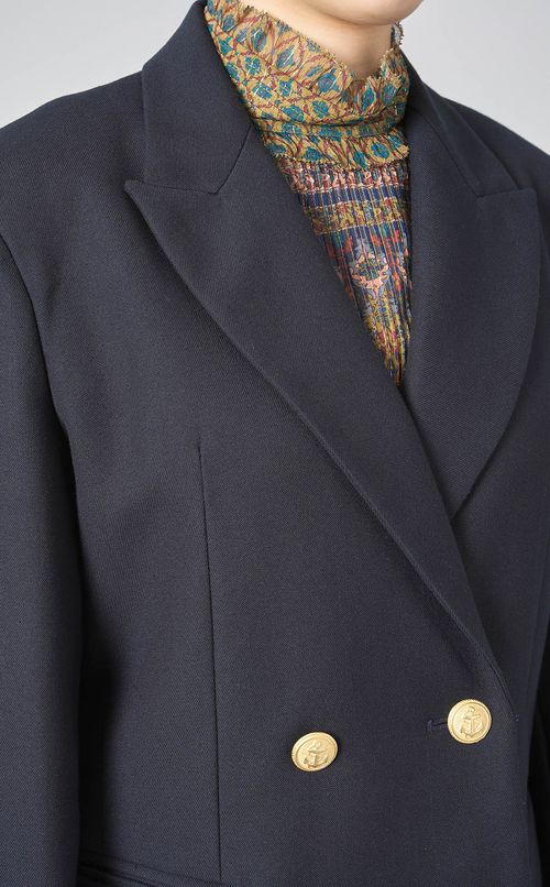 ゴールドボタンダブルジャケット