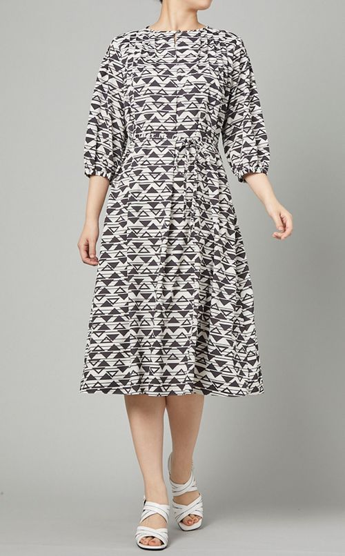 トライアングルプリントワンピース