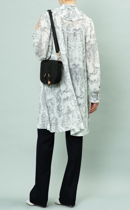 レザーショルダーバッグ