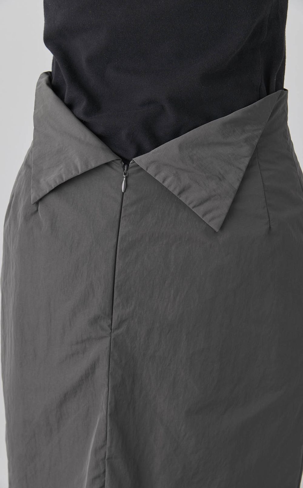 ナイロンバックスリットペンシルスカート