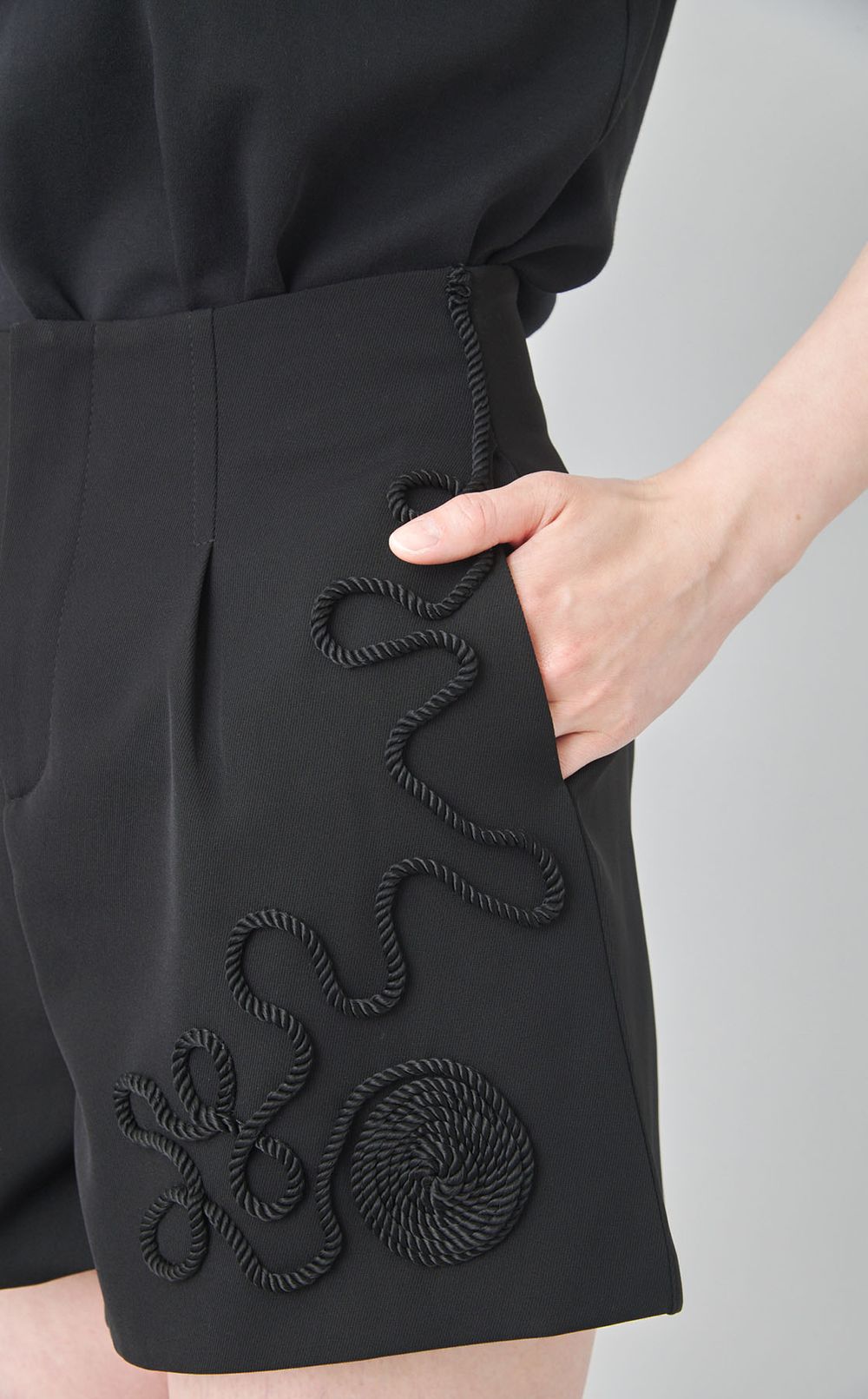 【roop】エンブロイダリー　パンツ