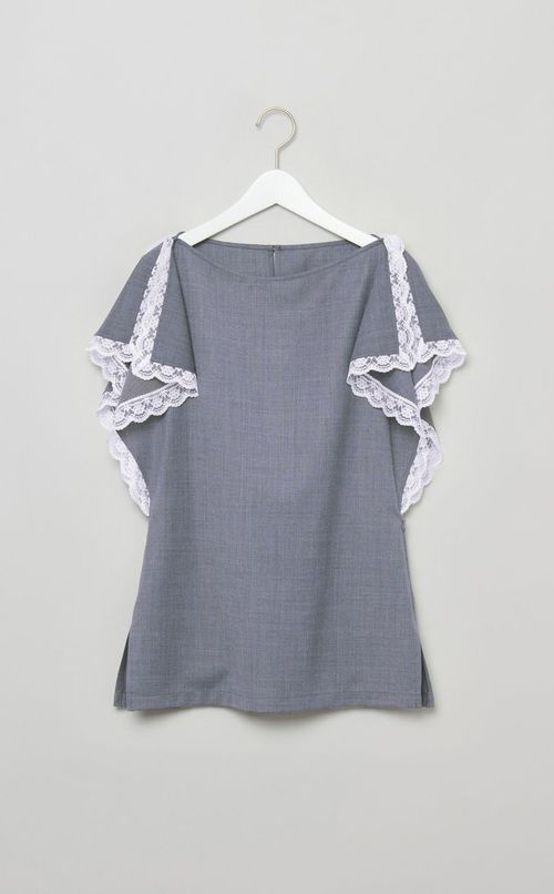 スリットスリーブレーストリムブラウス