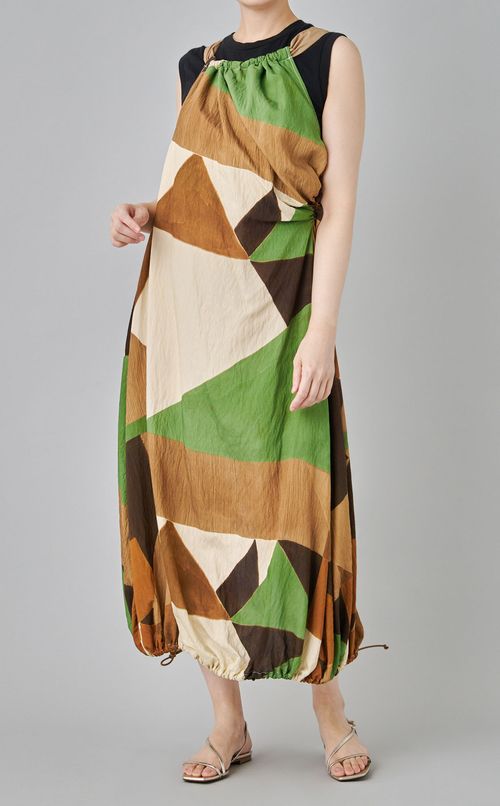 ジオメトリックドレープドレス