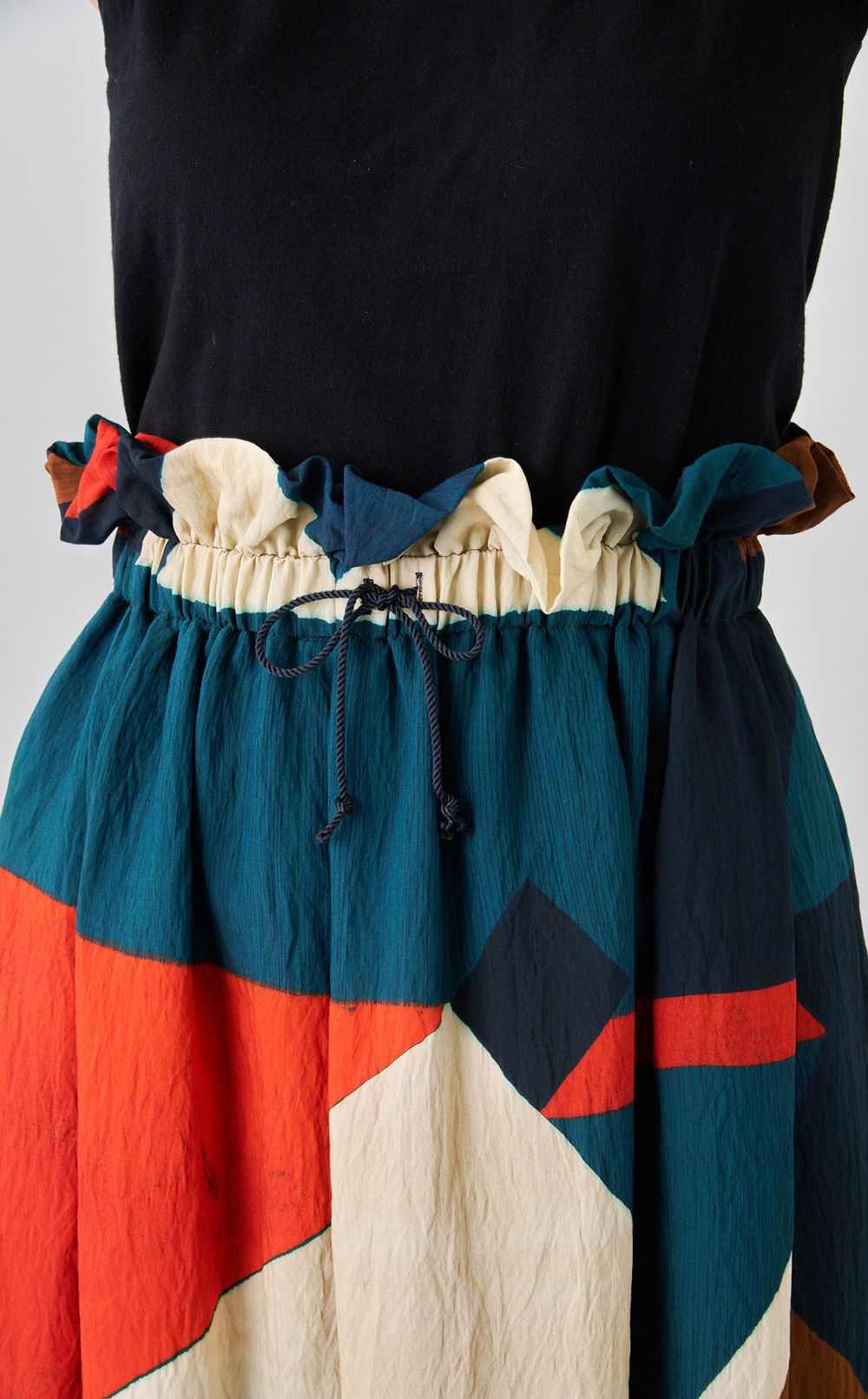 ジオメトリックギャザースカート