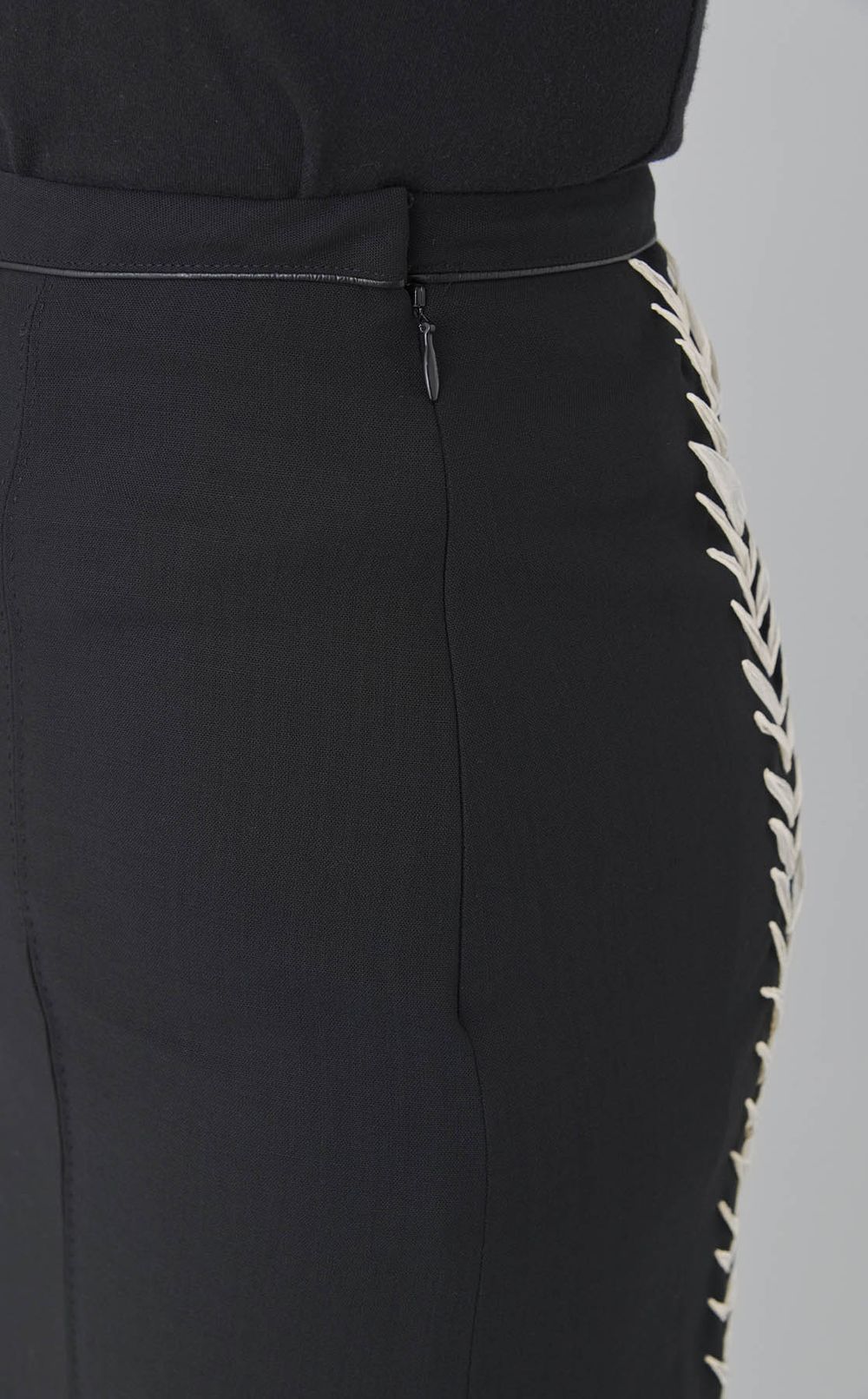 【roop】エンブロイダリー　スカート