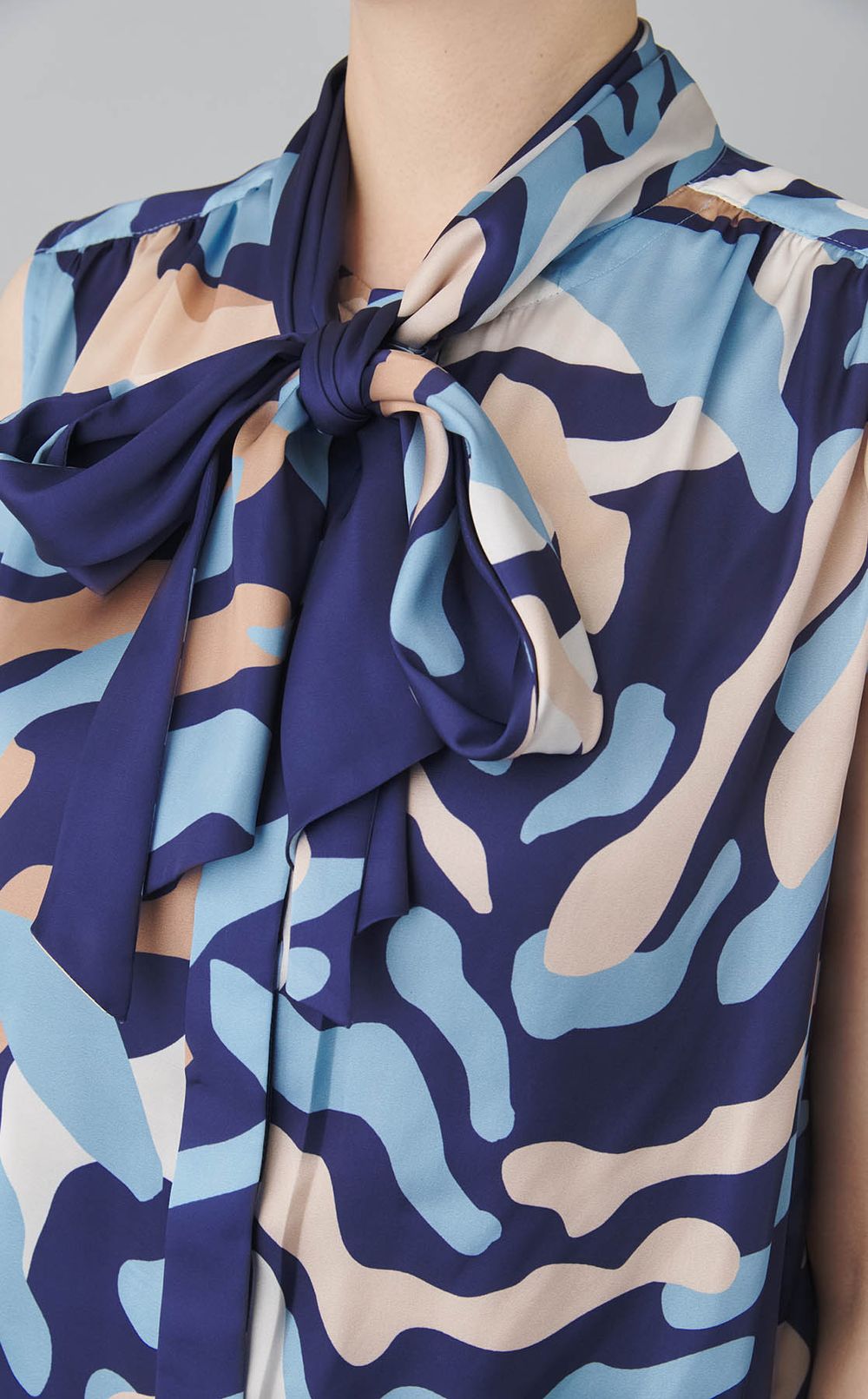 マルチカラーボウタイブラウス