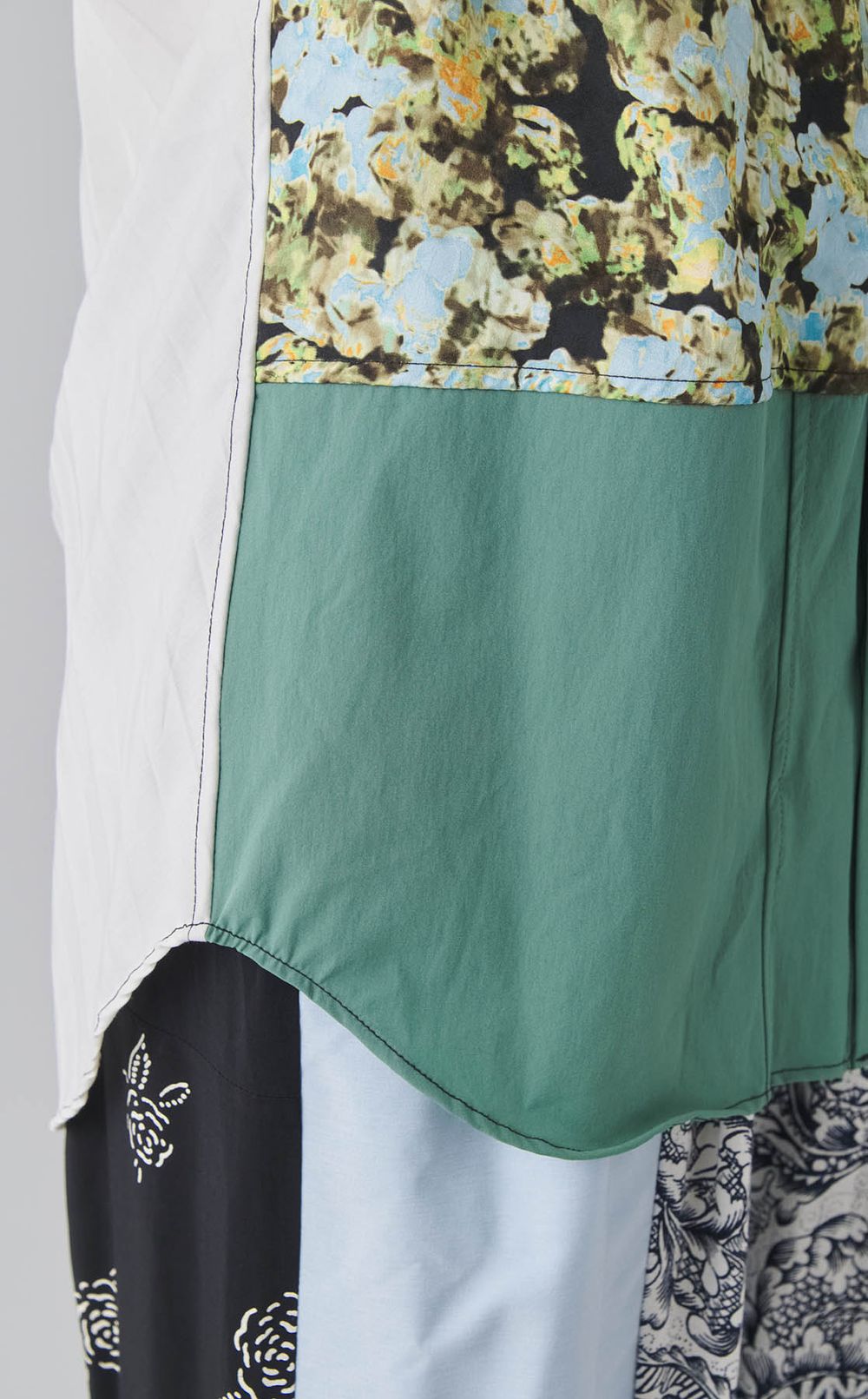 【roop】パネルシャツ