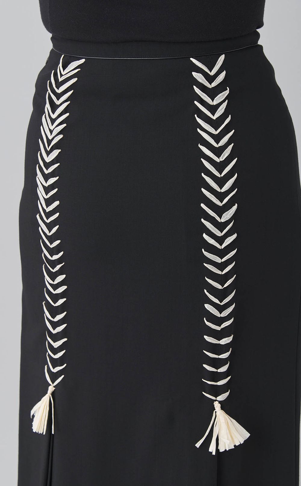 【roop】エンブロイダリー　スカート