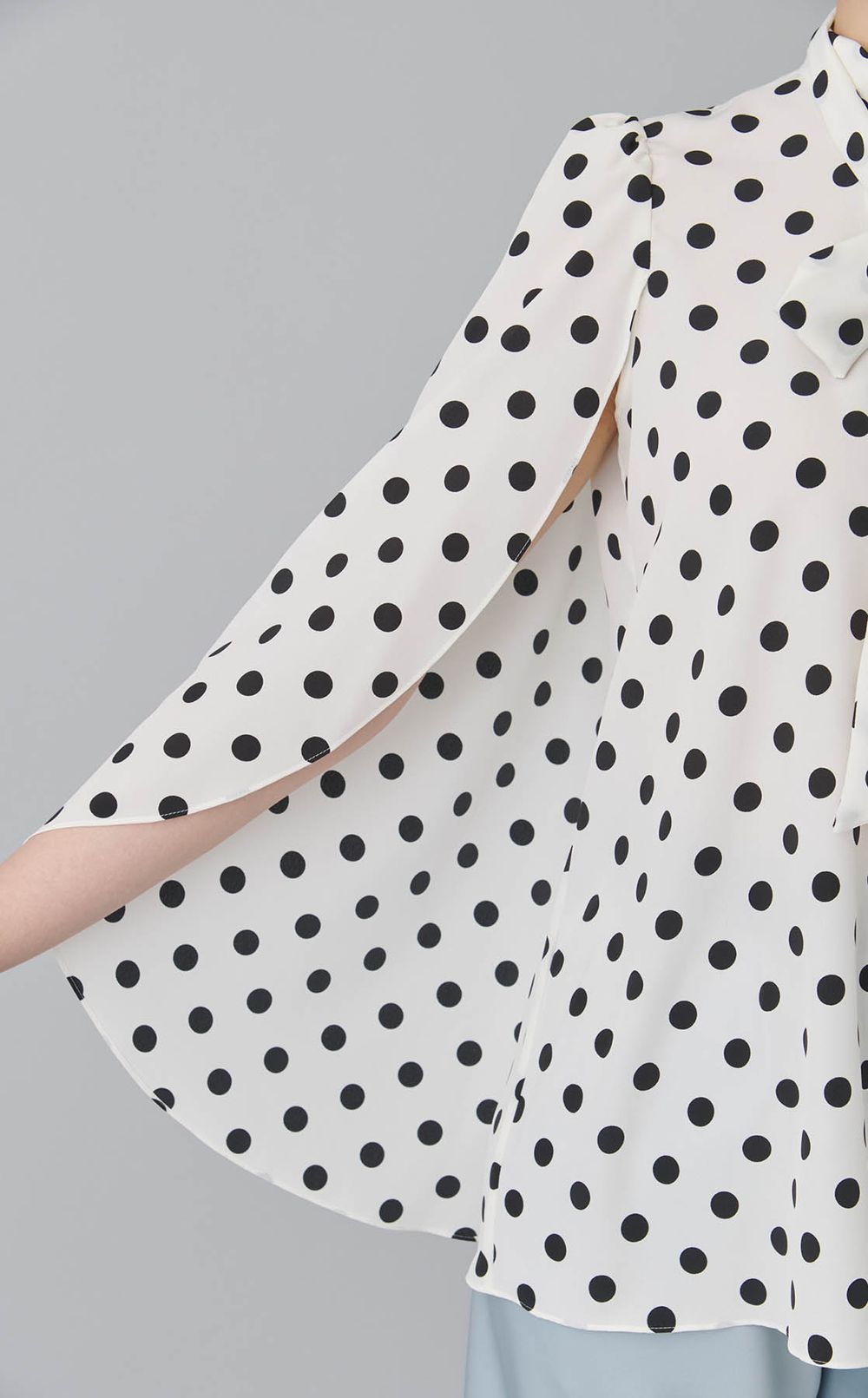 ドットプリントボウタイブラウス