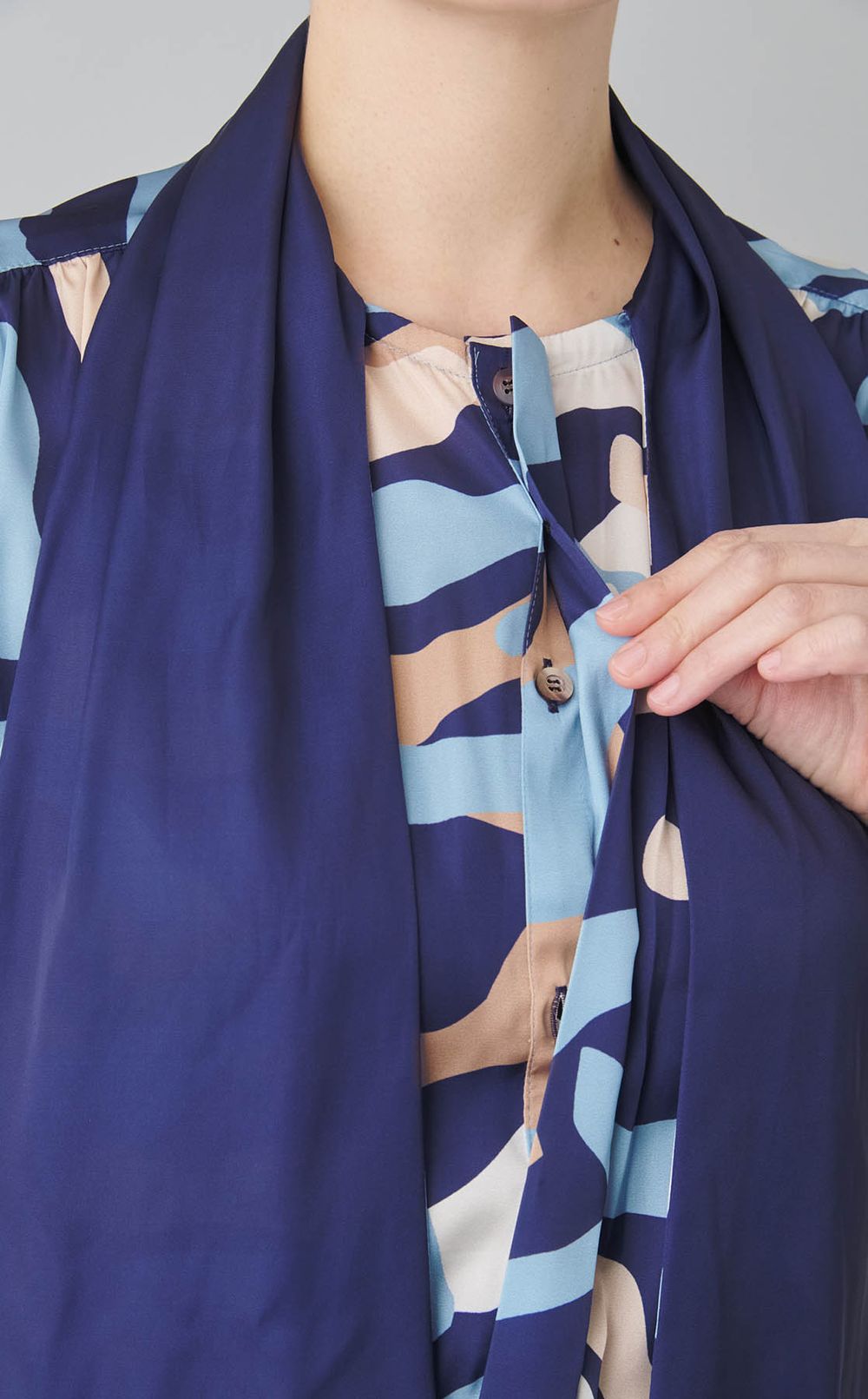 マルチカラーボウタイブラウス