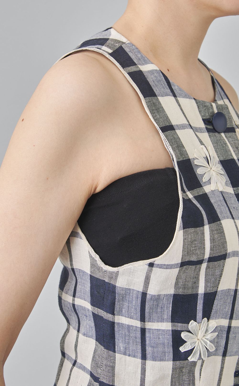 【roop】エンブロイダリー　ベスト