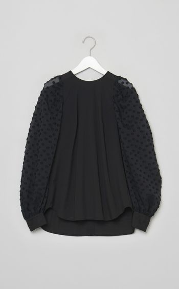 オーガンジータックブラウス