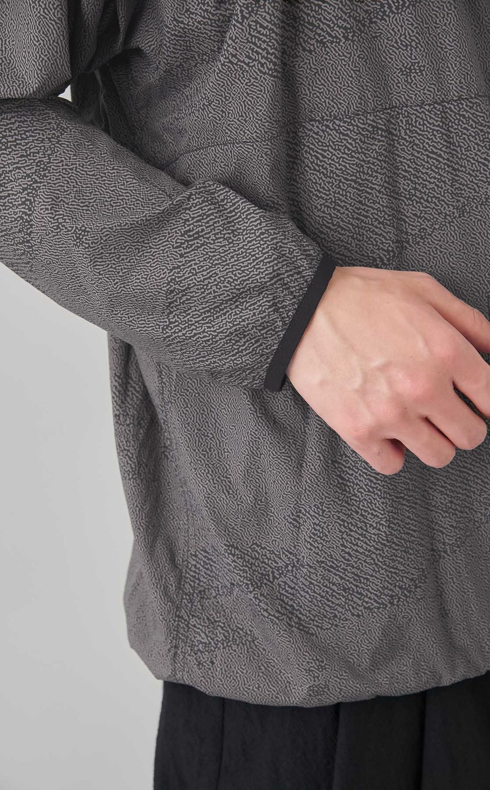 ライトウェイトウインドシェルジャケット