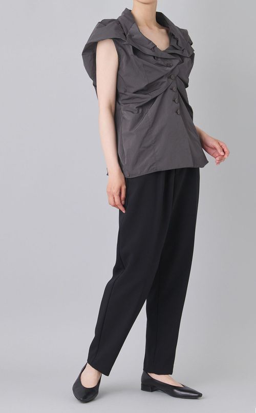 ナイロンギャザースリーブレスブルゾン