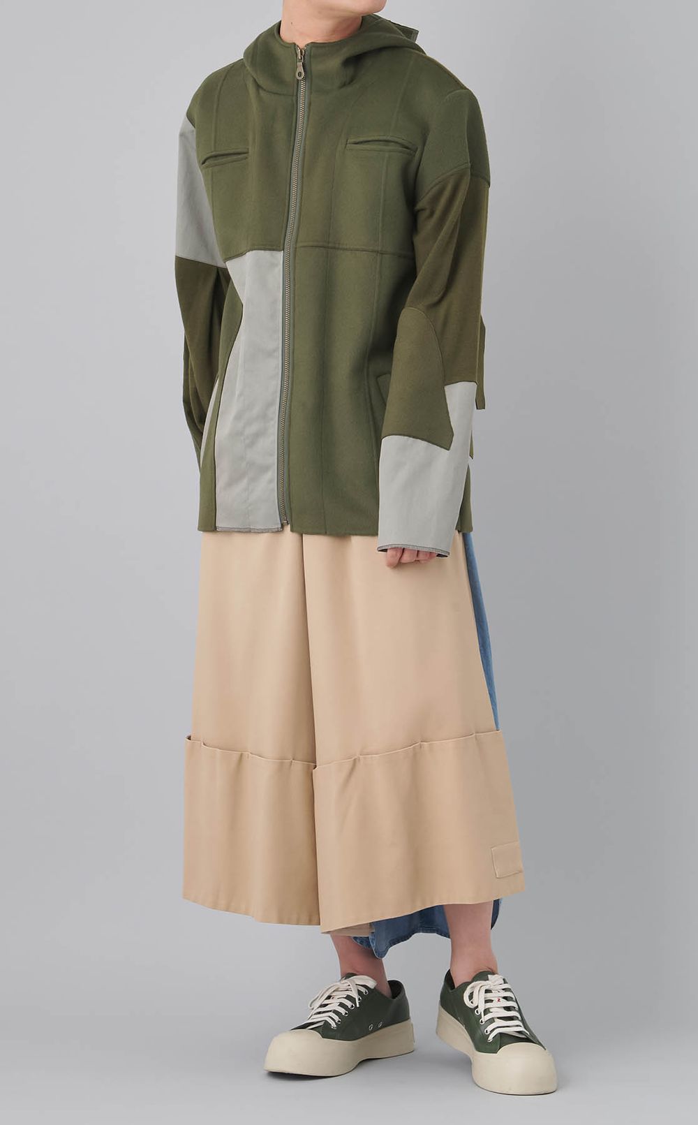 【roop】レガシーカーキフーディ