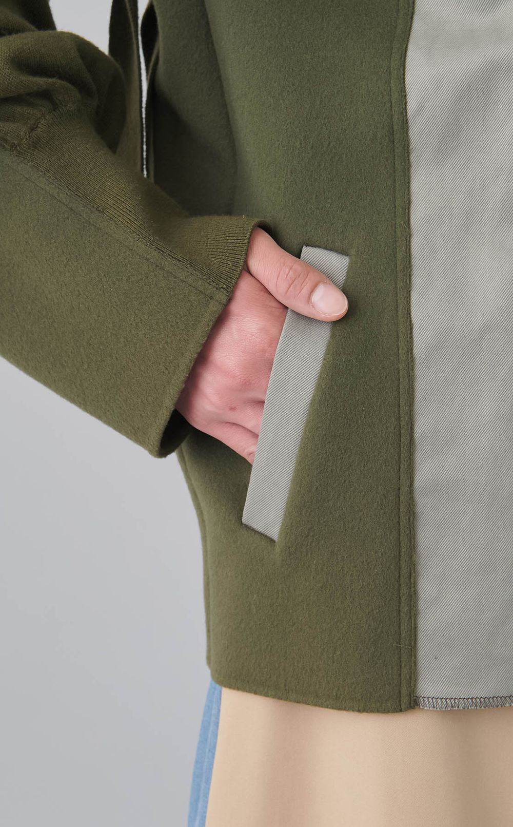 【roop】レガシーカーキフーディ