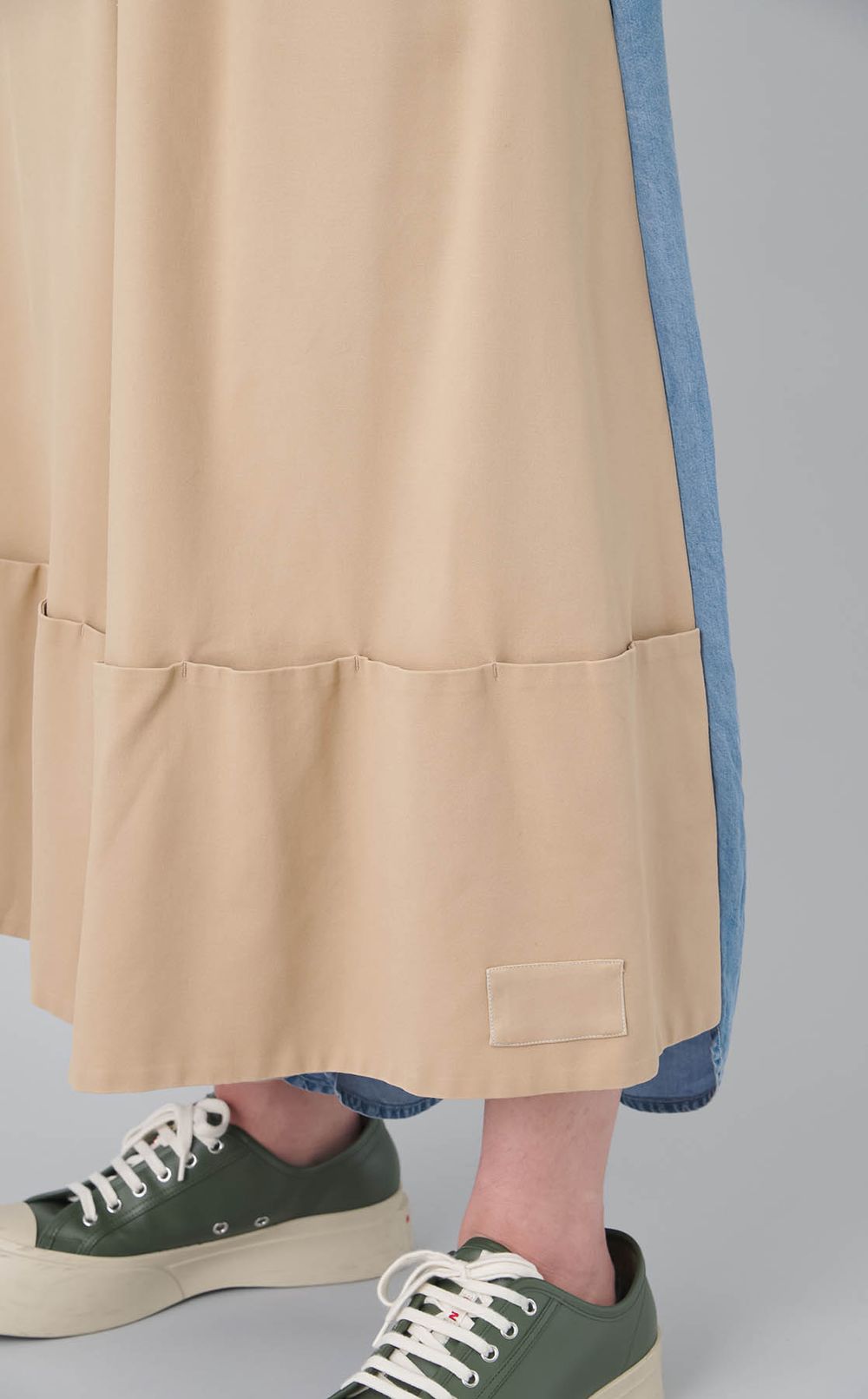 【roop】フューチャーワイドフレアパンツ