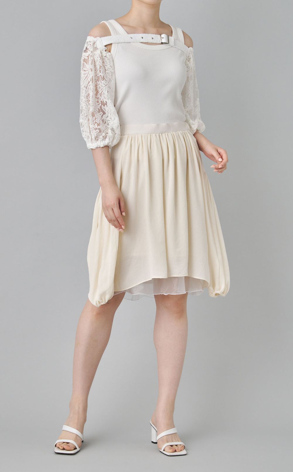 【roop】レースアタッチメントスリーブトップス