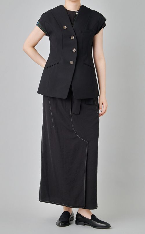 変形ネックノースリーブジャケット