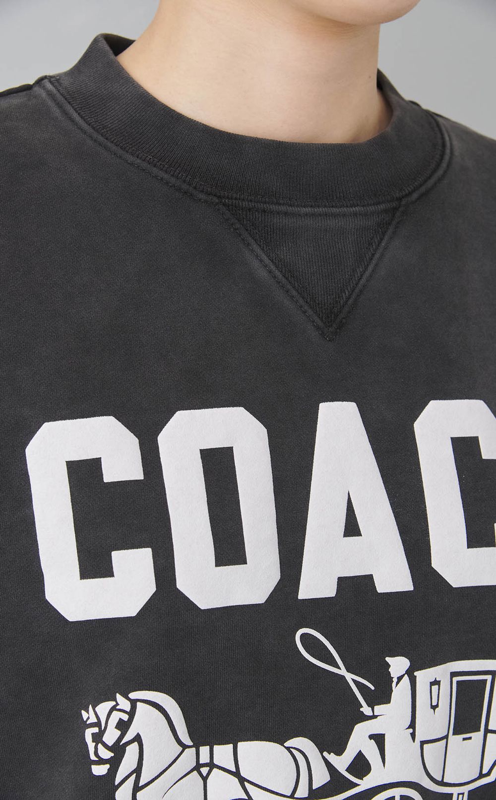 ロゴプリントスウェットプルオーバー