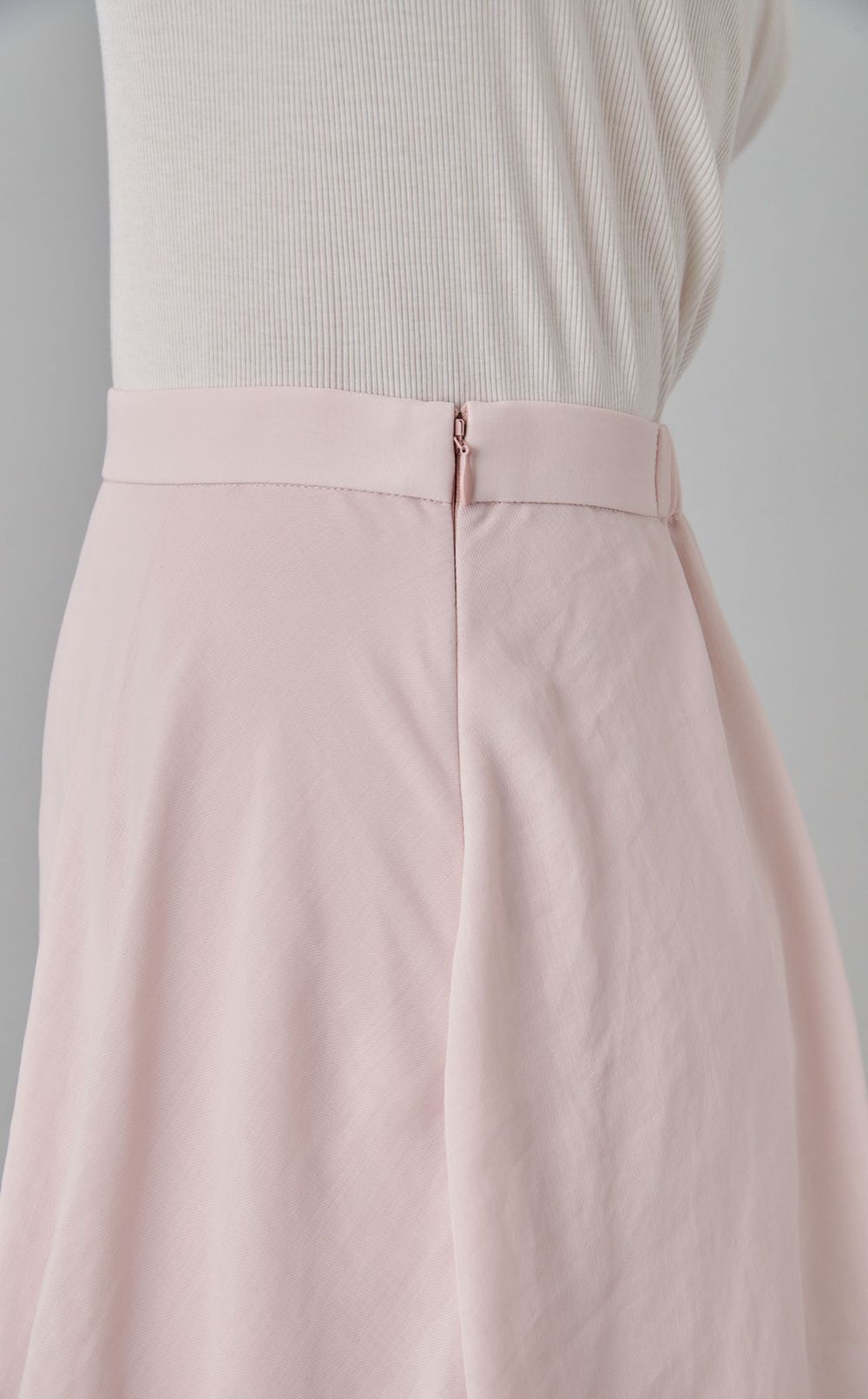 セミシアーティアードスカート