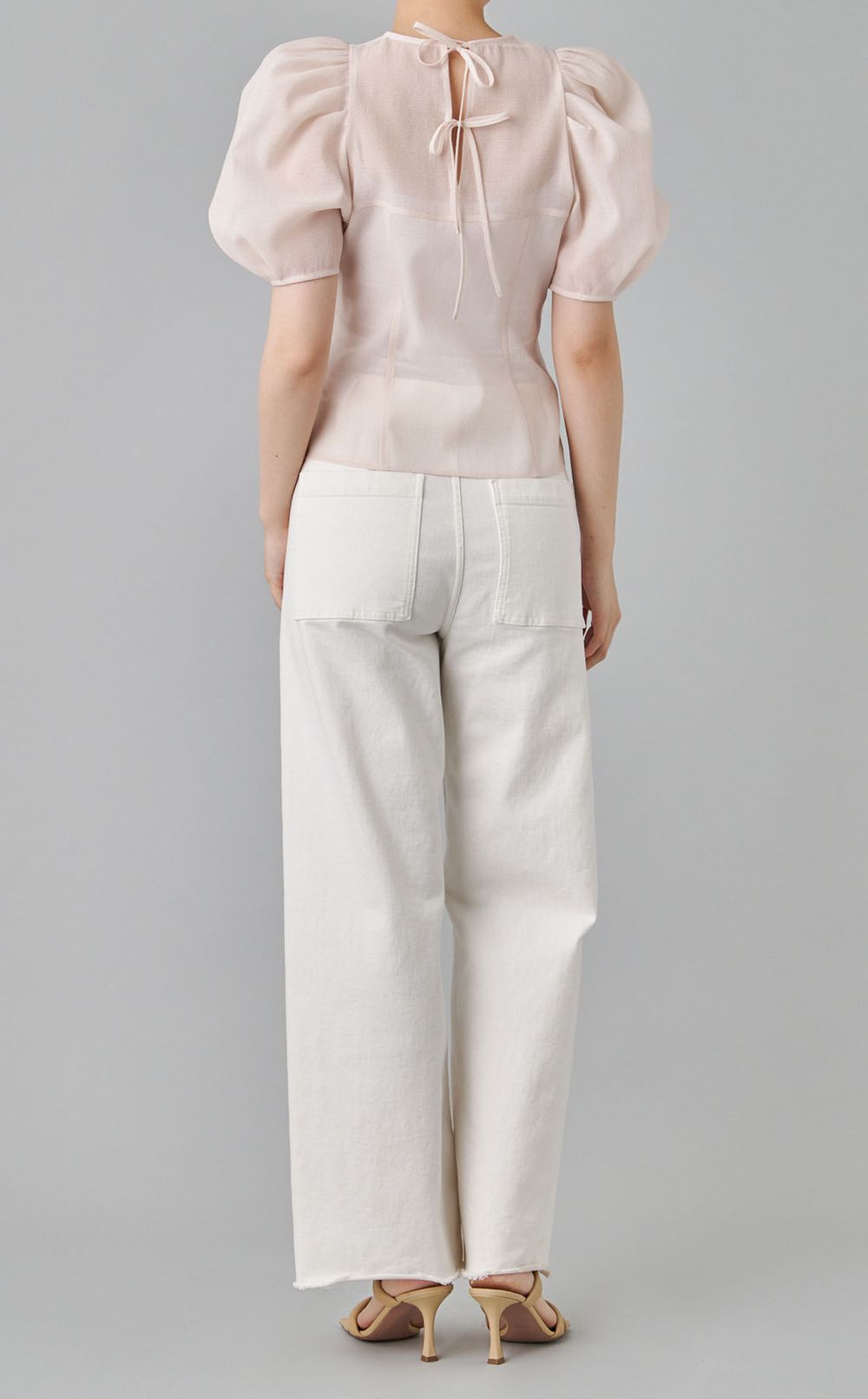 シアータックパフブラウス