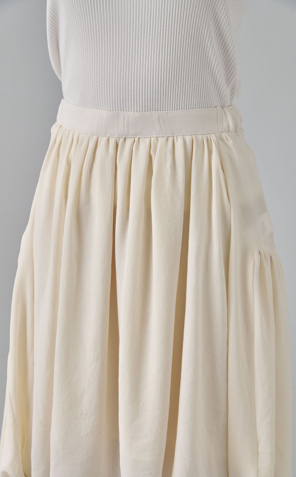 【roop】袖つきギャザースカート