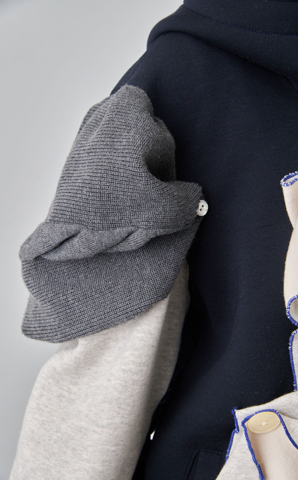 【roop】ニュアンスボタンフーディー