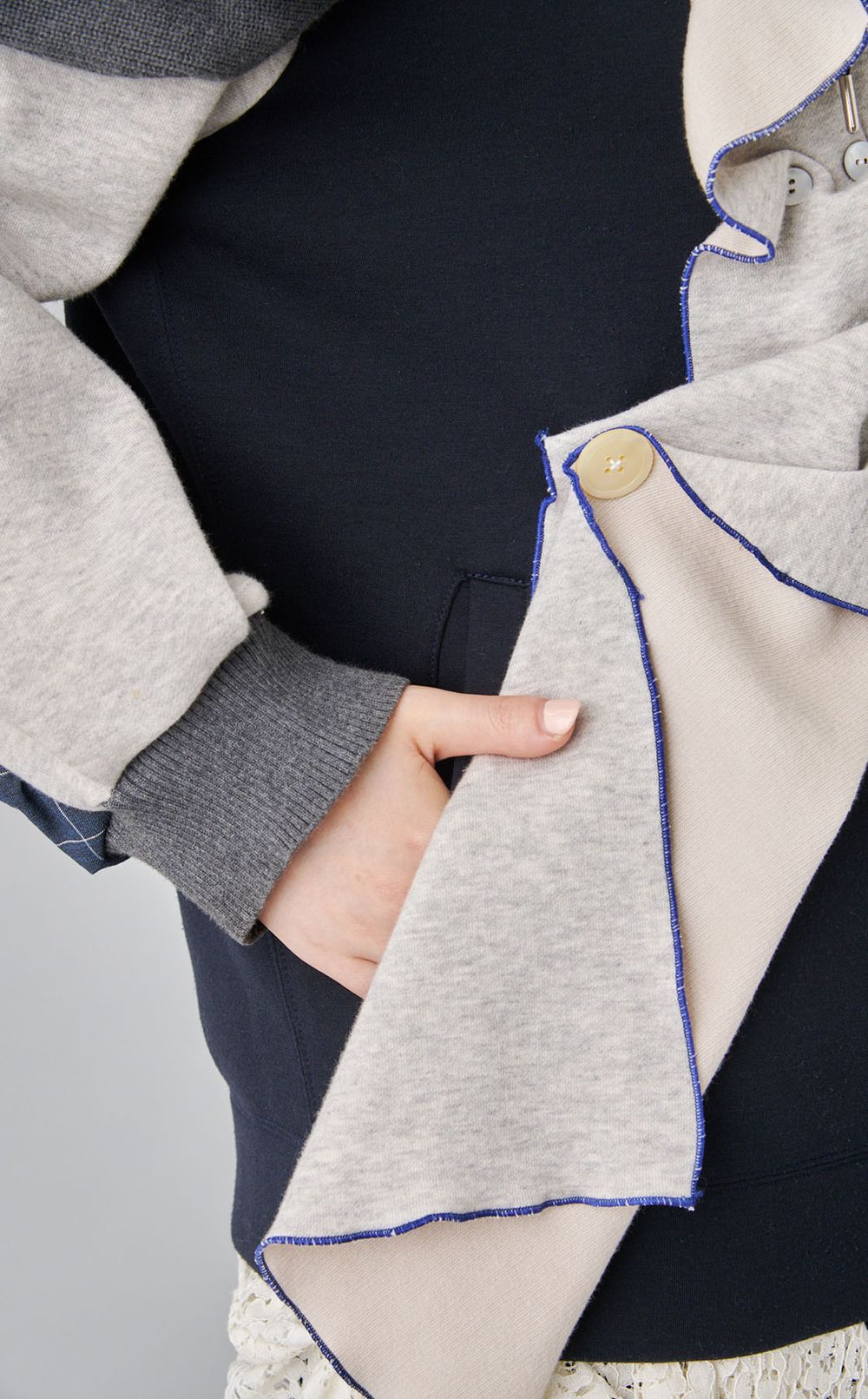 【roop】ニュアンスボタンフーディー