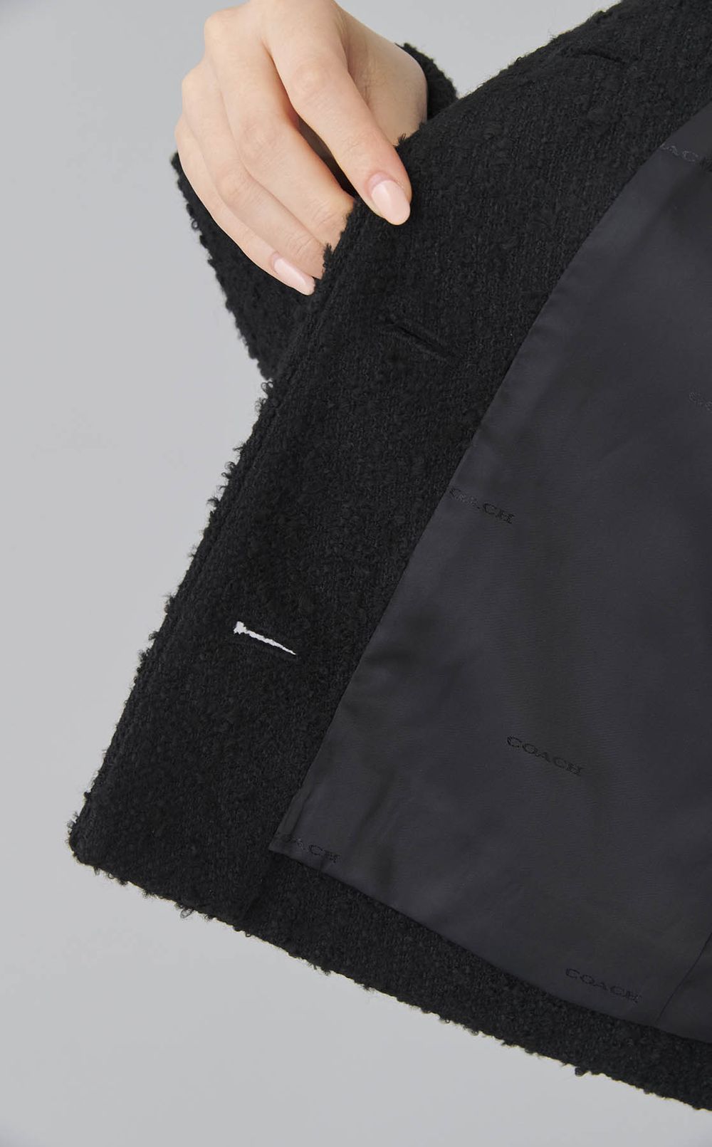 Cバックルノーカラージャケット