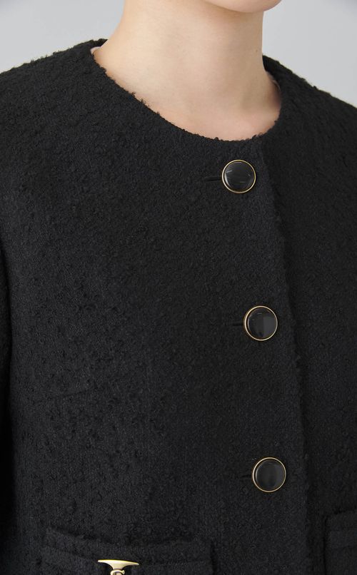 Cバックルノーカラージャケット