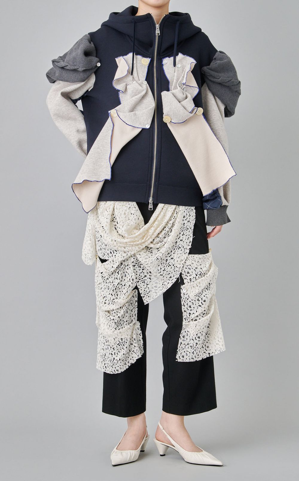 【roop】ニュアンスボタンフーディー