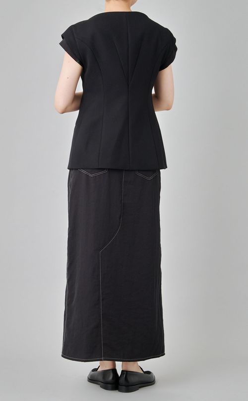 変形ネックノースリーブジャケット