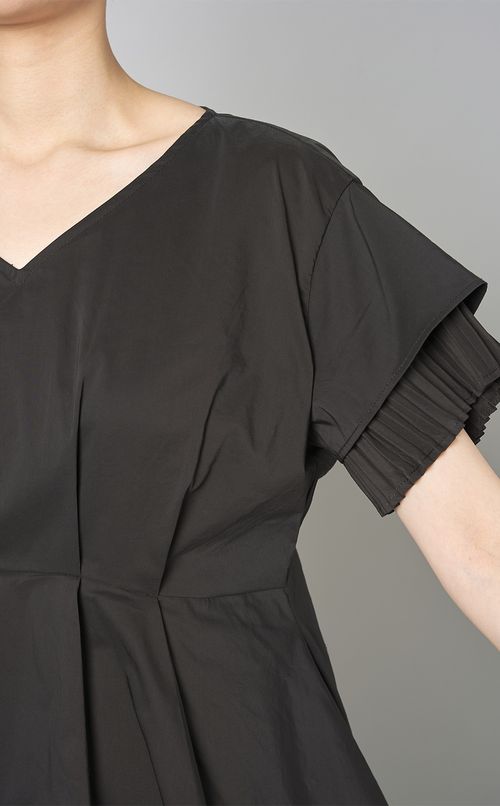 バックプリーツフリルブラウス