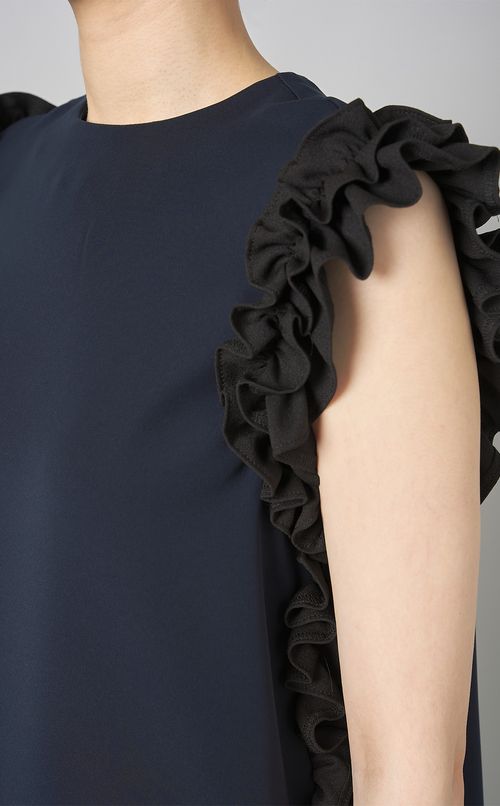 サイドフリルノースリーブブラウス