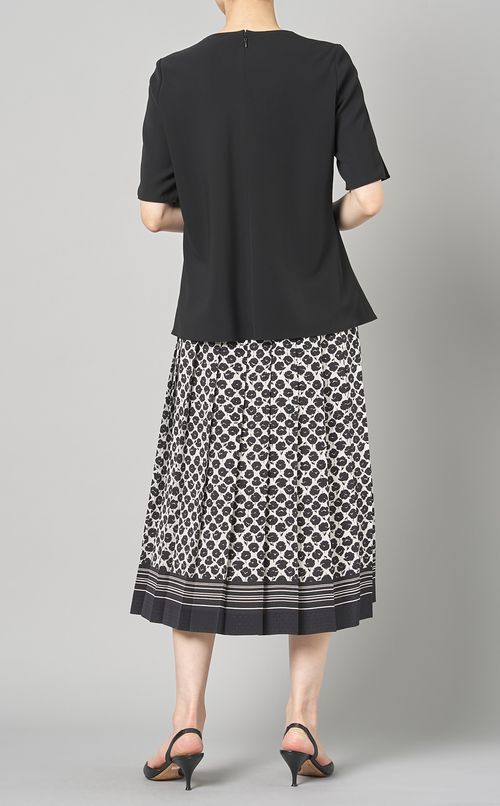 ドレーププルオーバーブラウス