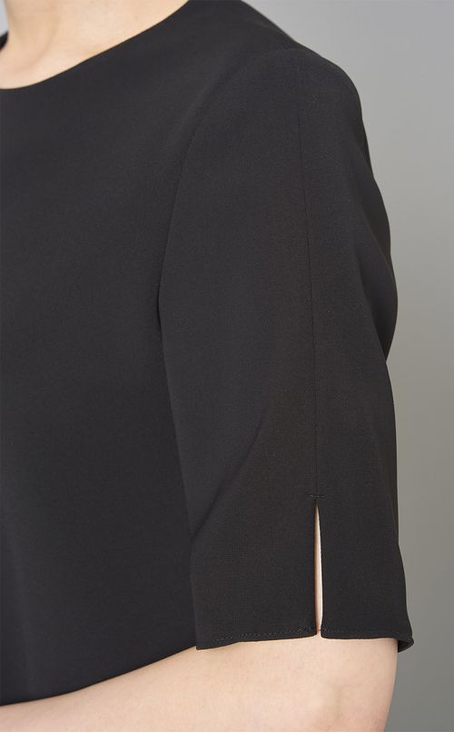 ドレーププルオーバーブラウス