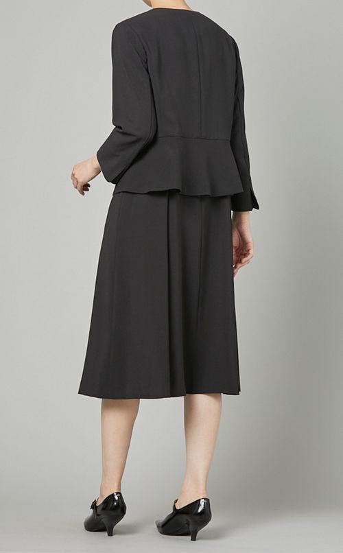 ペプラム切替ノーカラージャケット