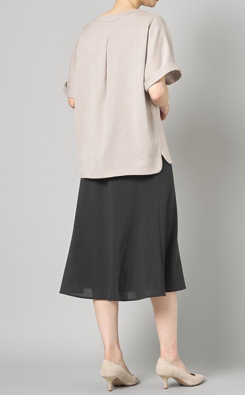 キーネックプルオーバーブラウス