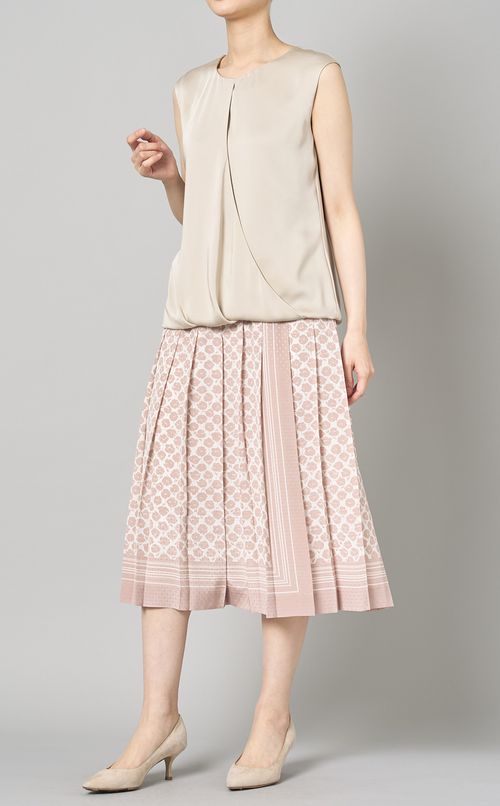 ドレープクロスブラウス