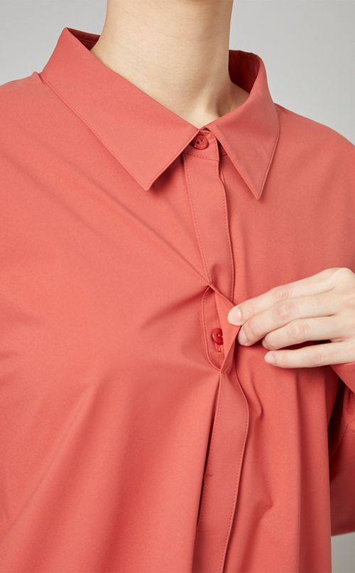 バックレースプルオーバーブラウス