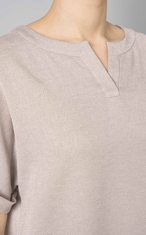 キーネックプルオーバーブラウス