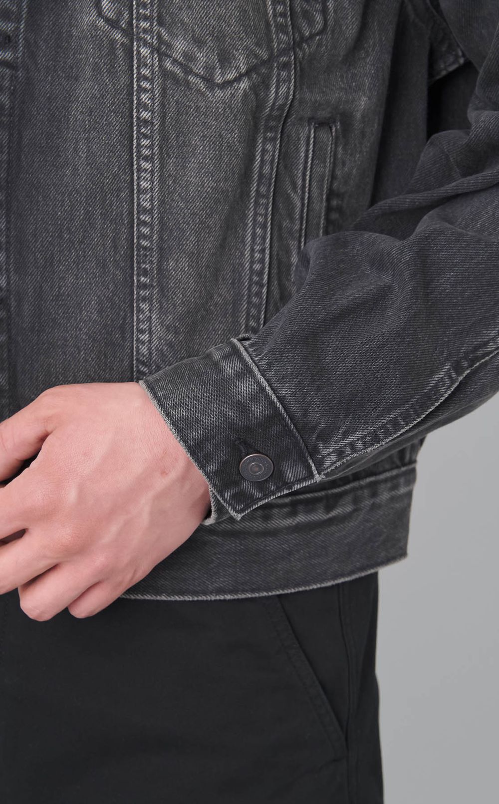 オーバーダイデニムジャケット