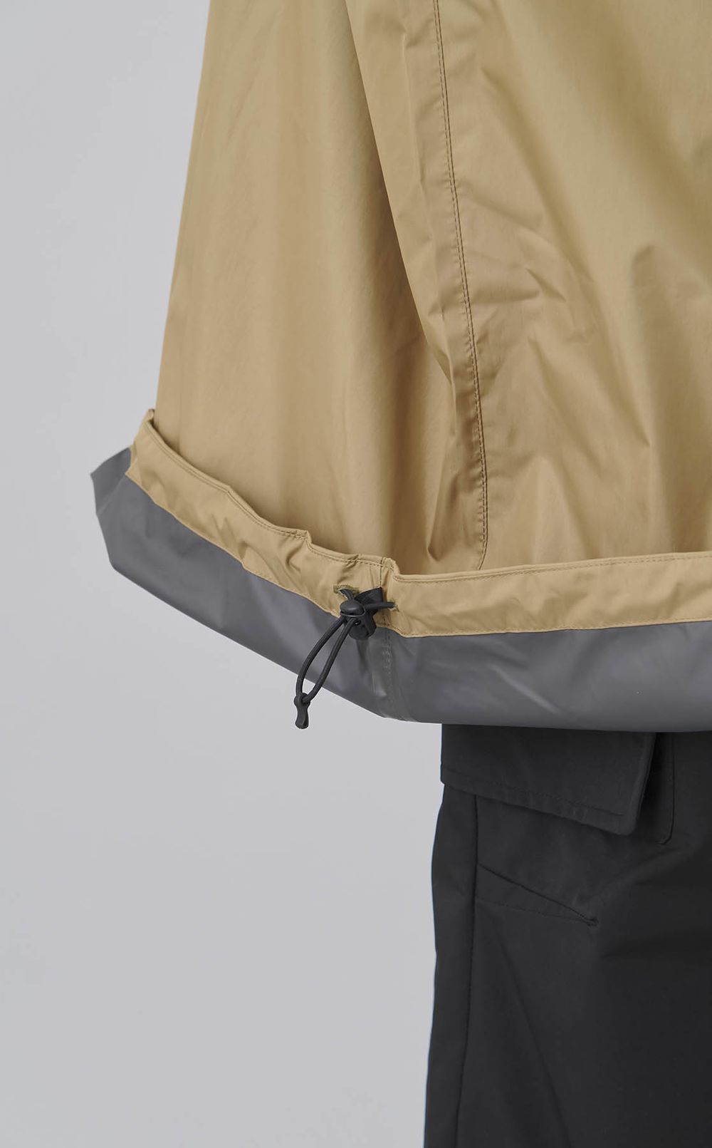 フィールドユーティリティポンチョ