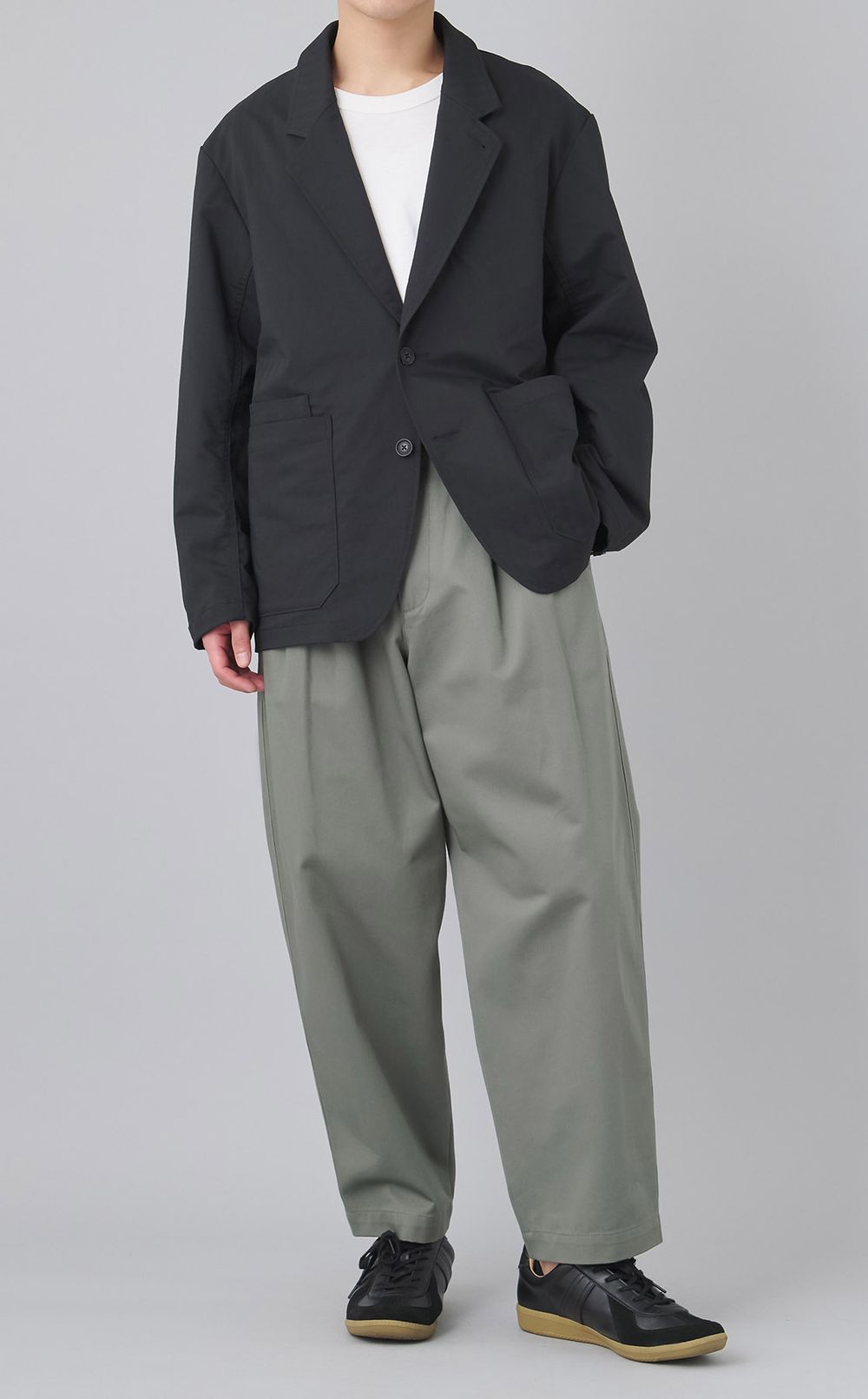 2タックテーパードパンツ