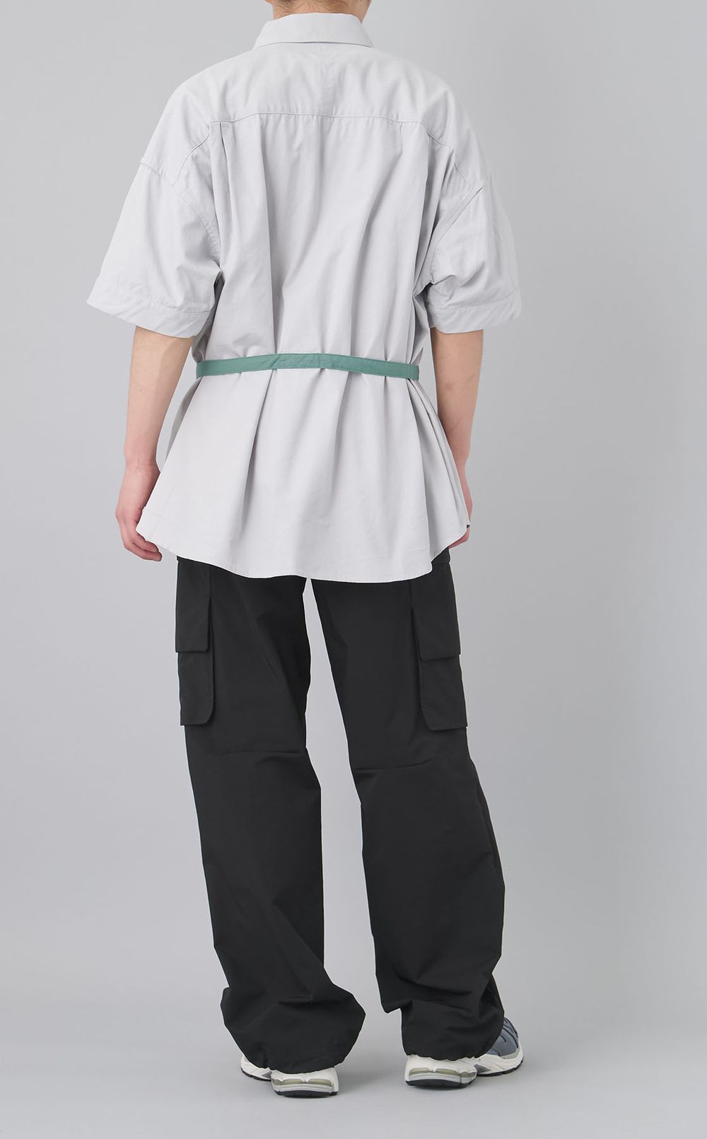 ニコライバーグマンベルテッドシャツ