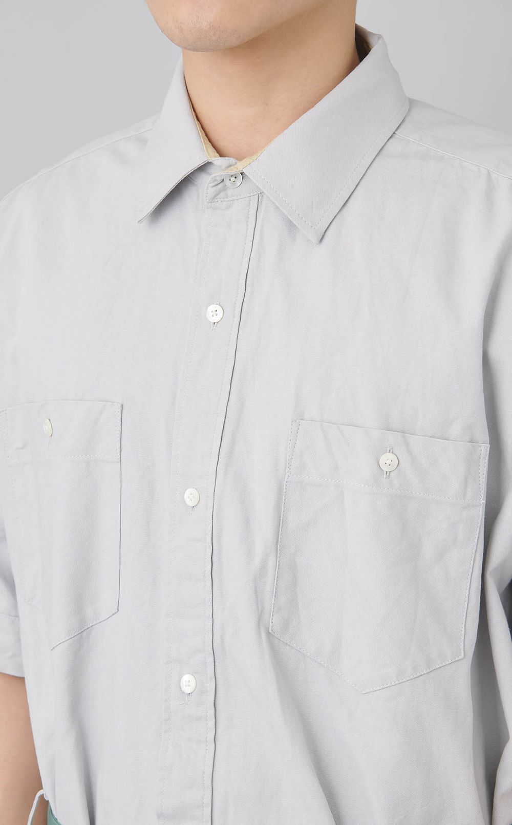 ニコライバーグマンベルテッドシャツ