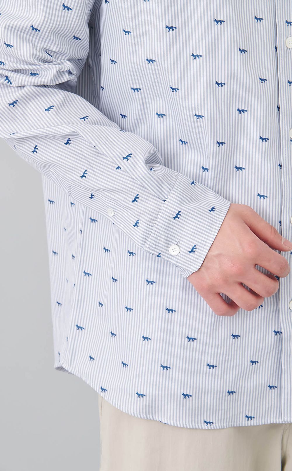 レギュラーカラーストライプシャツ