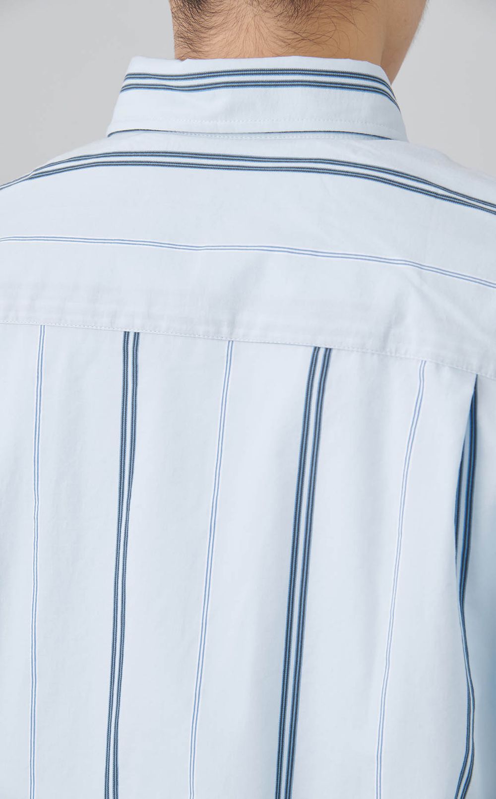 レギュラーカラーストライプシャツ